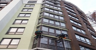 Установка крыши на балкон Саров цена от 1057 руб. м/2.